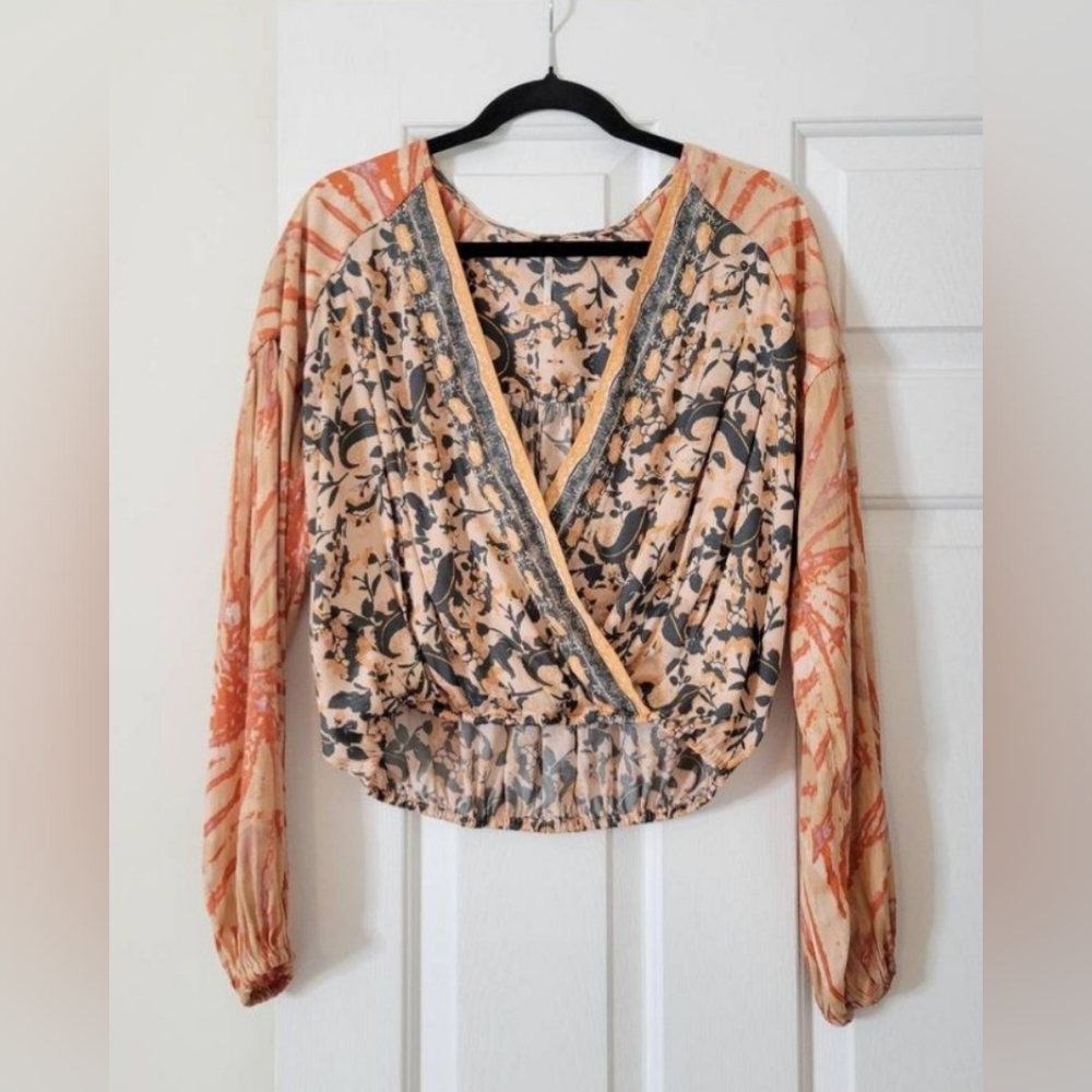 Free People Cruising Together Wrapped V neck floral Printed Top Blouse Size L - Picture 6 of 14